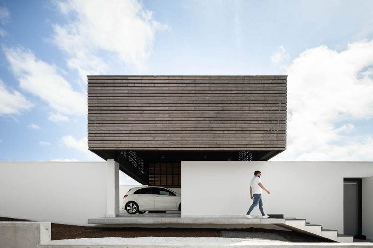 TD House designed by ESQUISSOS Arquitectura e Consultoria