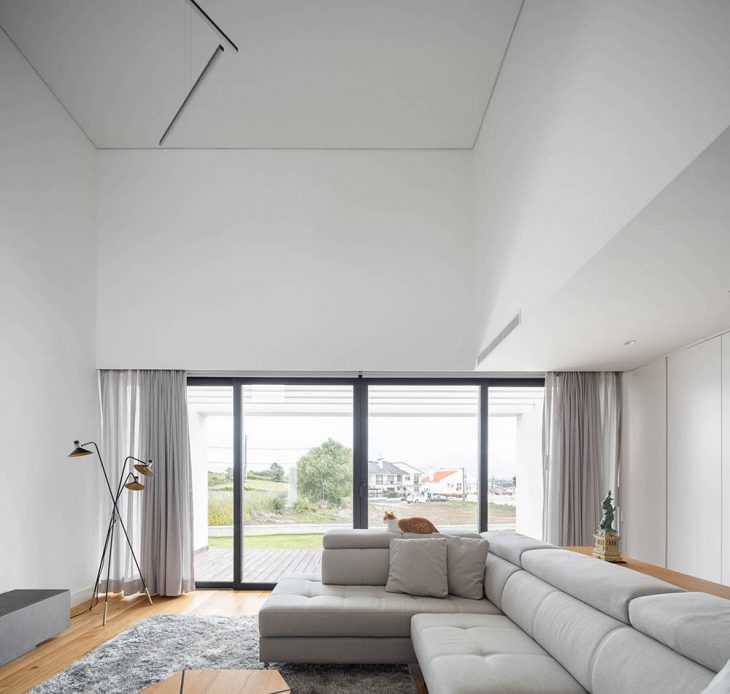 TD House designed by ESQUISSOS Arquitectura e Consultoria
