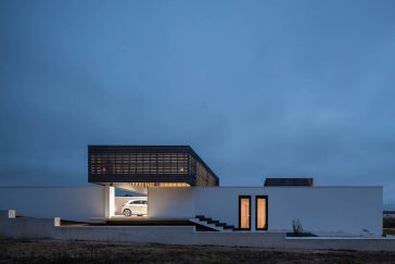 TD House designed by ESQUISSOS Arquitectura e Consultoria