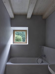 House in the Courtyard by IGLOO ARCHITEKTI