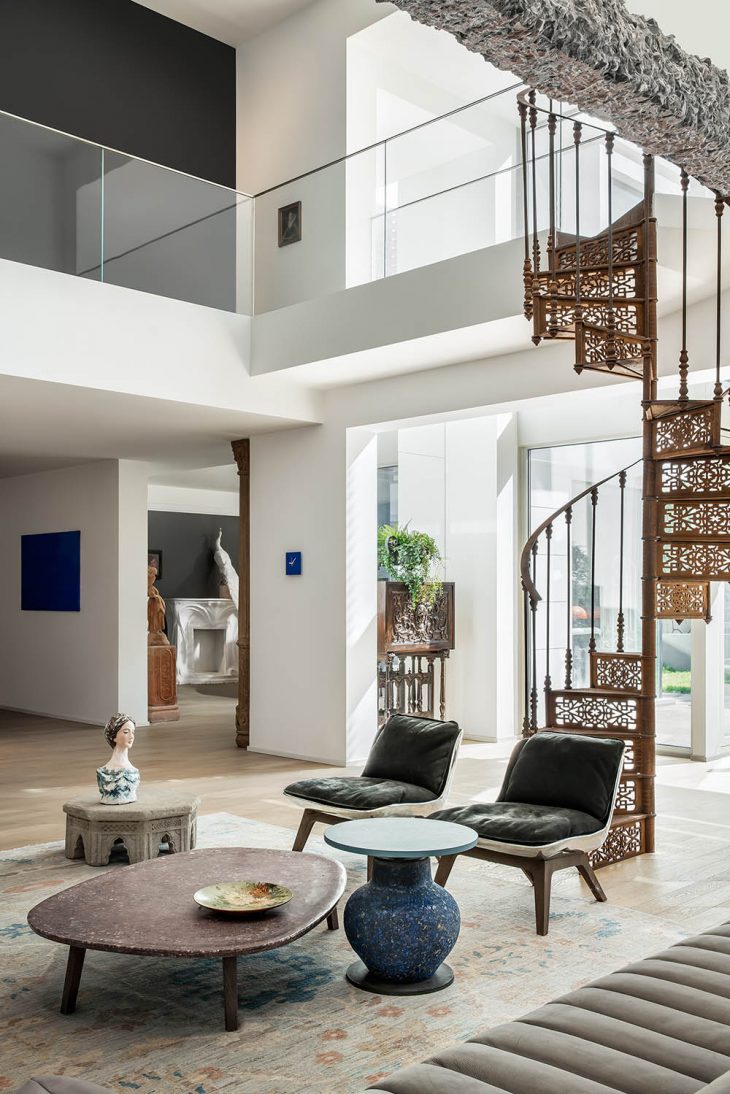 Artistic Villa by D+Design