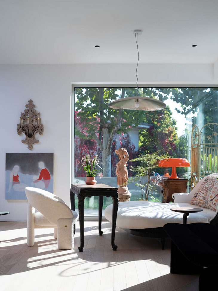 Artistic Villa by D+Design