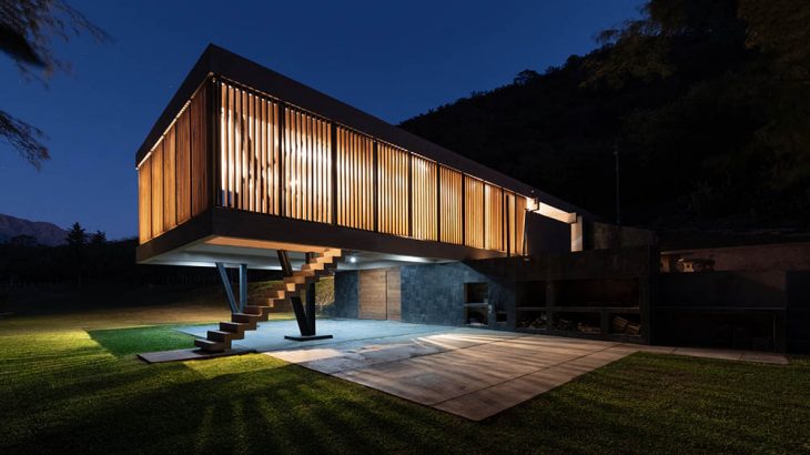 Casa en La montaña by Barrionuevo Villanueva Arquitectos