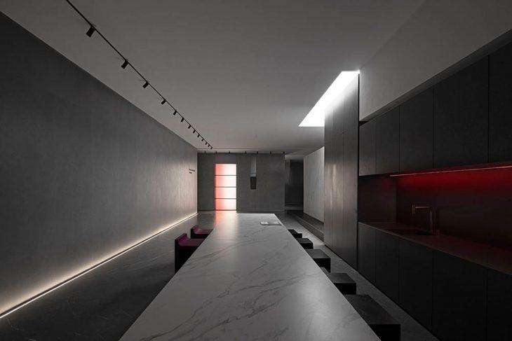 Chasing Light · Overland Headquarters & Showroom by AD Architecture
