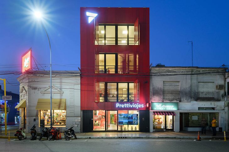 Oficinas Pretti Viajes by Abatedaga Arquitectos