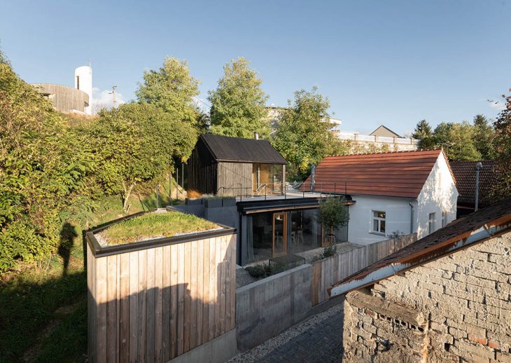 Weekend House in Bukovany by SENAA architekti