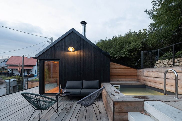 Weekend House in Bukovany by SENAA architekti