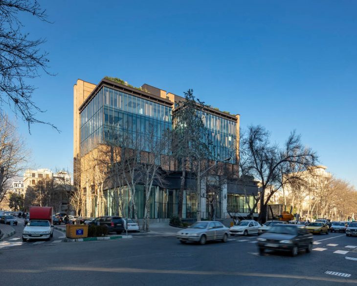 Zomorrod 11: Bricks on The move by Ákaran Architects
