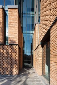 Zomorrod 11: Bricks on The move by Ákaran Architects
