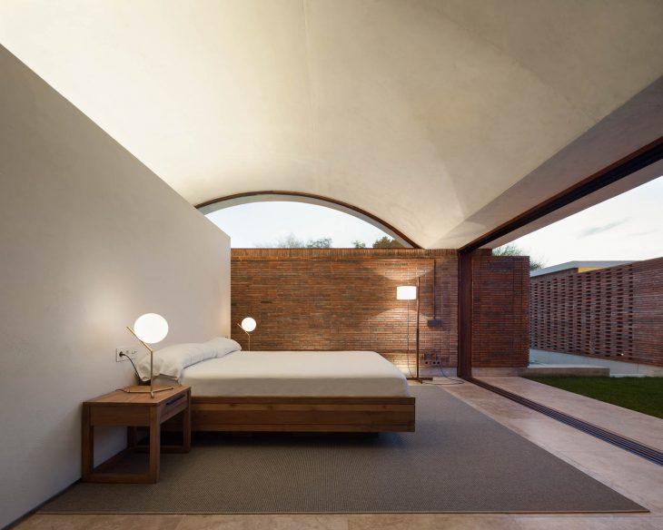 Take a Tour of Casa IV designed by Mesura