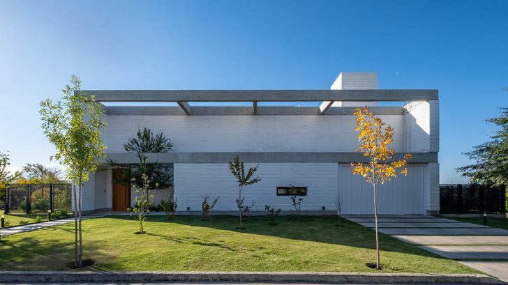 Take a Tour of Casa LV designed by Arq. Victoria del Rio / E+CO