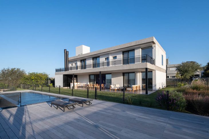 Take a Tour of Casa LV designed by Arq. Victoria del Rio / E+CO