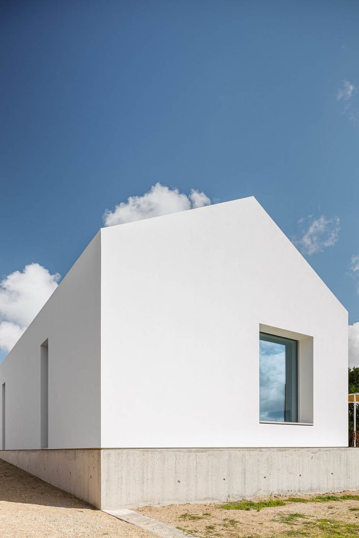 House in Sta Joana designed by NU.MA Architects