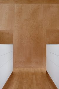 MB, a stunning cottage in Montréal designed by Jean Verville architecte