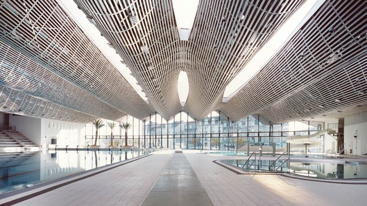 Aquatic leisure complex of Greater Reims designed by Marc Mimram