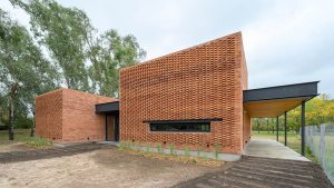 Casa Hache 01 designed by Studio Brava