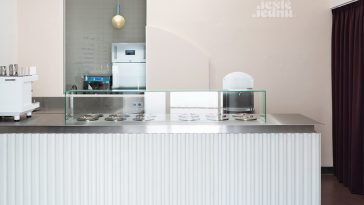 Ice Cream Shop Ješt? Jednu (One More) designed by HRA