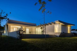 CASA EM BRUFE designed by OVAL