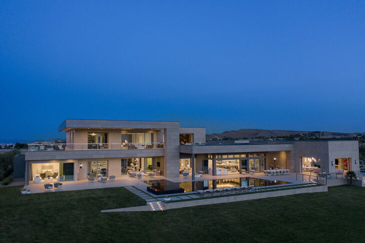 Sunset Summit Residence in Las Vegas