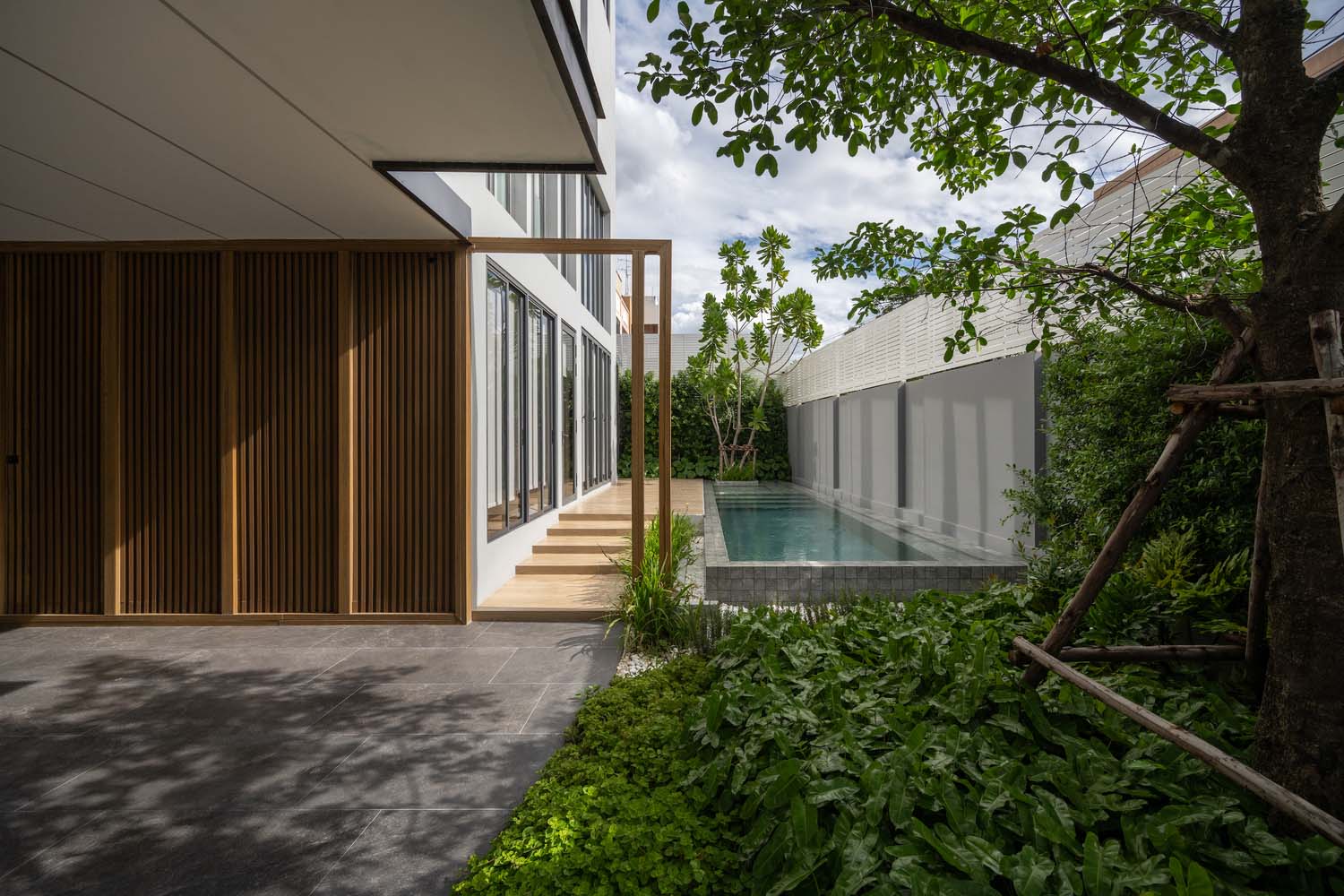 Sa Ta Na Architects