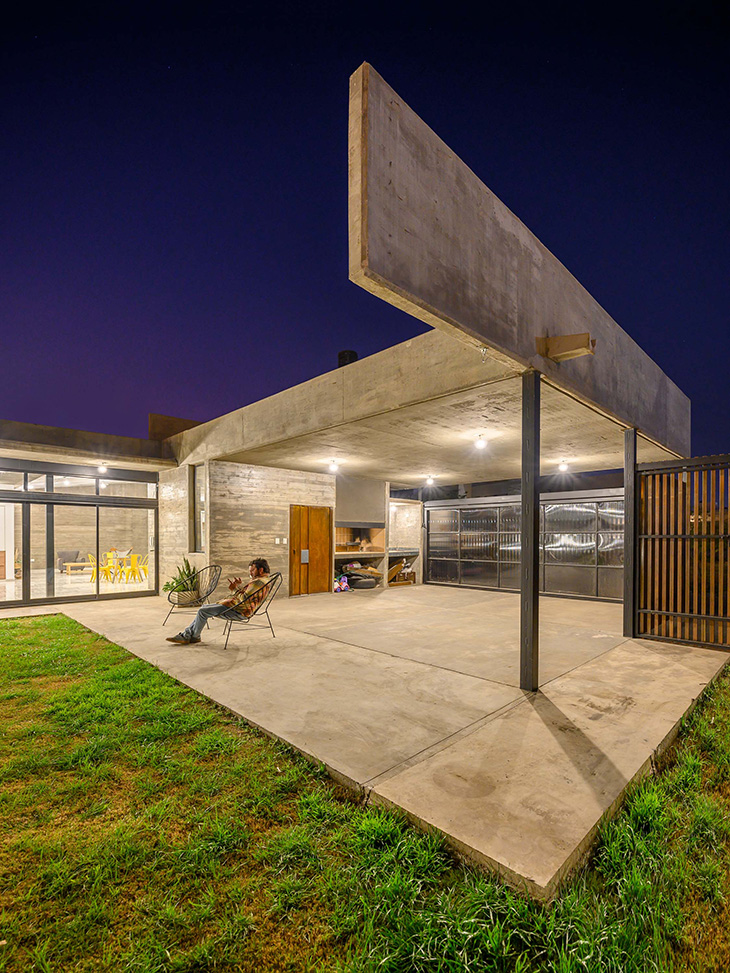 ARP Architects Shape A Modern Home in Argentina
