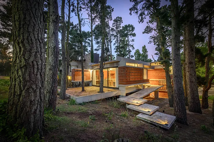Casa Fruto del Bosque by Barrionuevo Villanueva Arquitectos