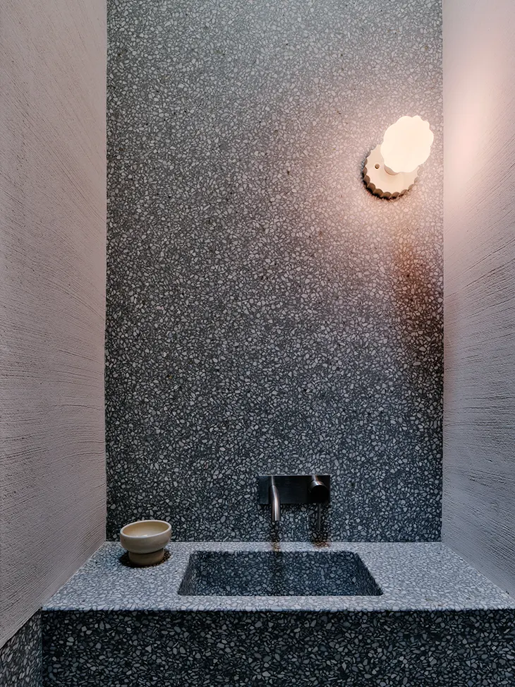 Min Design 'Capturing Light'