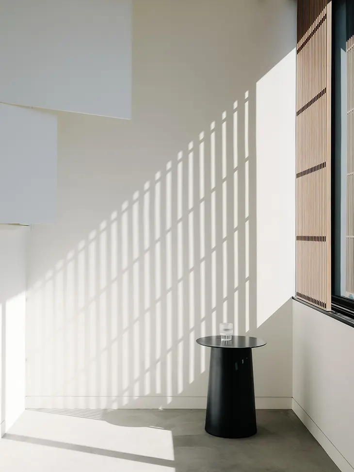 Min Design 'Capturing Light'