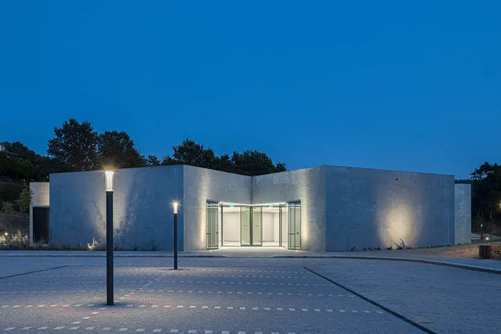 Centro de Sáude de Moreira de Cónegos by StudioCAN