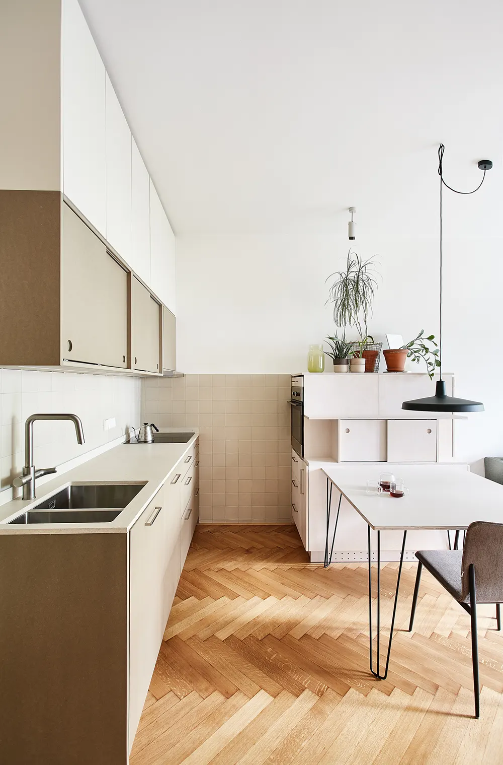 Baranova Apartment by Markéta Bromová Architekti