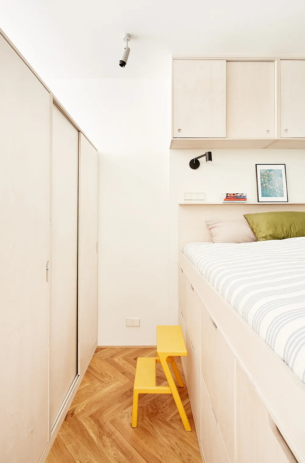 Baranova Apartment by Markéta Bromová Architekti