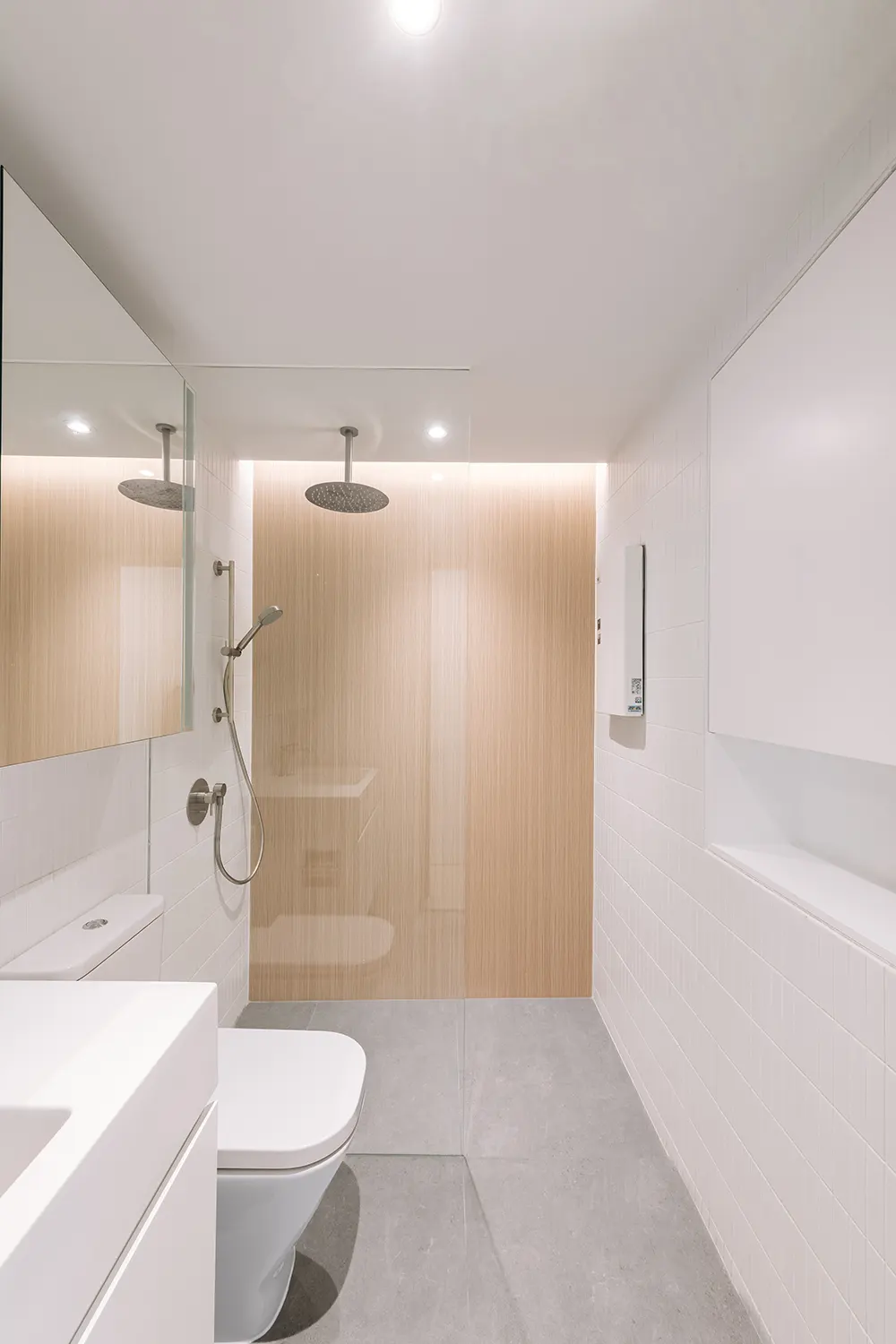 Hong Kong Apartment by Adrian Chan Design and Research Office