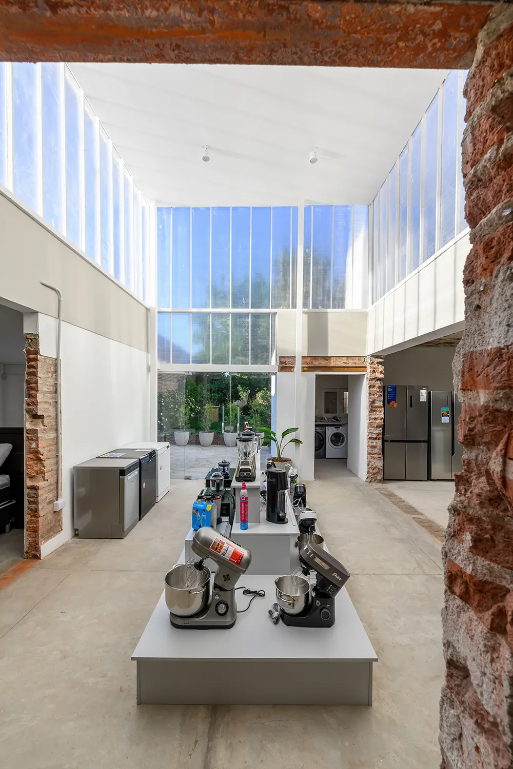 Natalia Hogar Commercial Space by SETarq