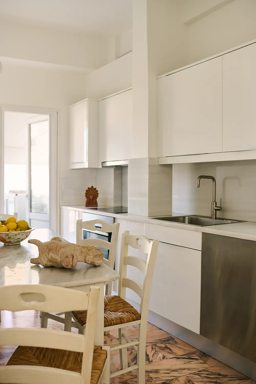 Athenian Penthouse by Stene Alexopoulos