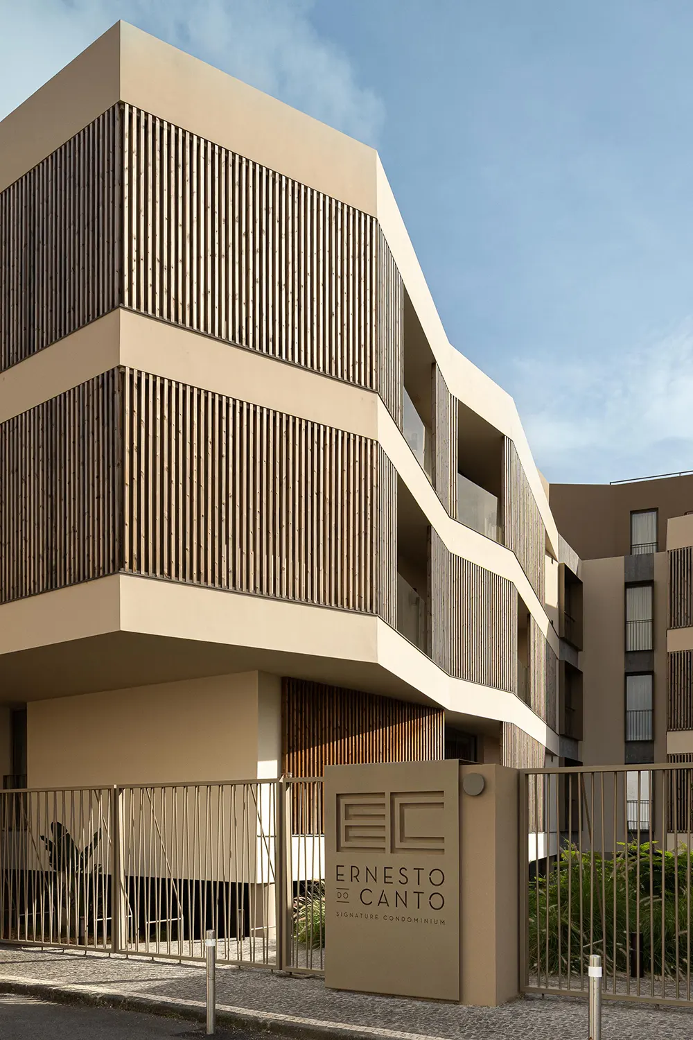 Ernesto do Canto by BOX Arquitectos