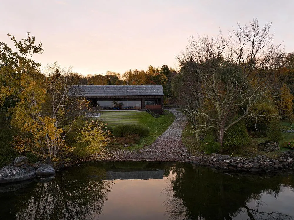 House on the Lake by Atelier Échelle