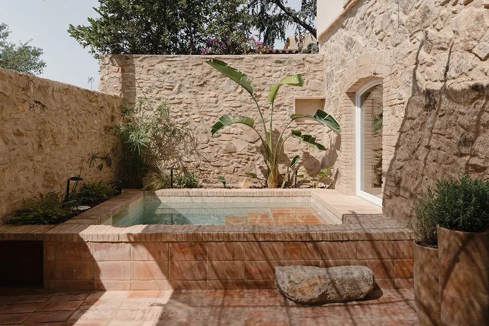 La Fusteria Residence by Clara Crous Arquitectura