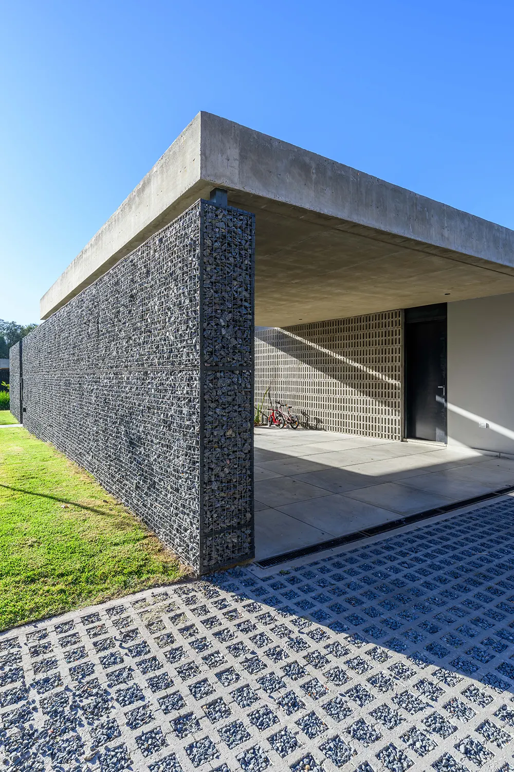 Gavión House by AR Arquitectos 