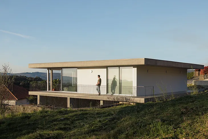Casa Coqueira by Tiago Sousa Architect 